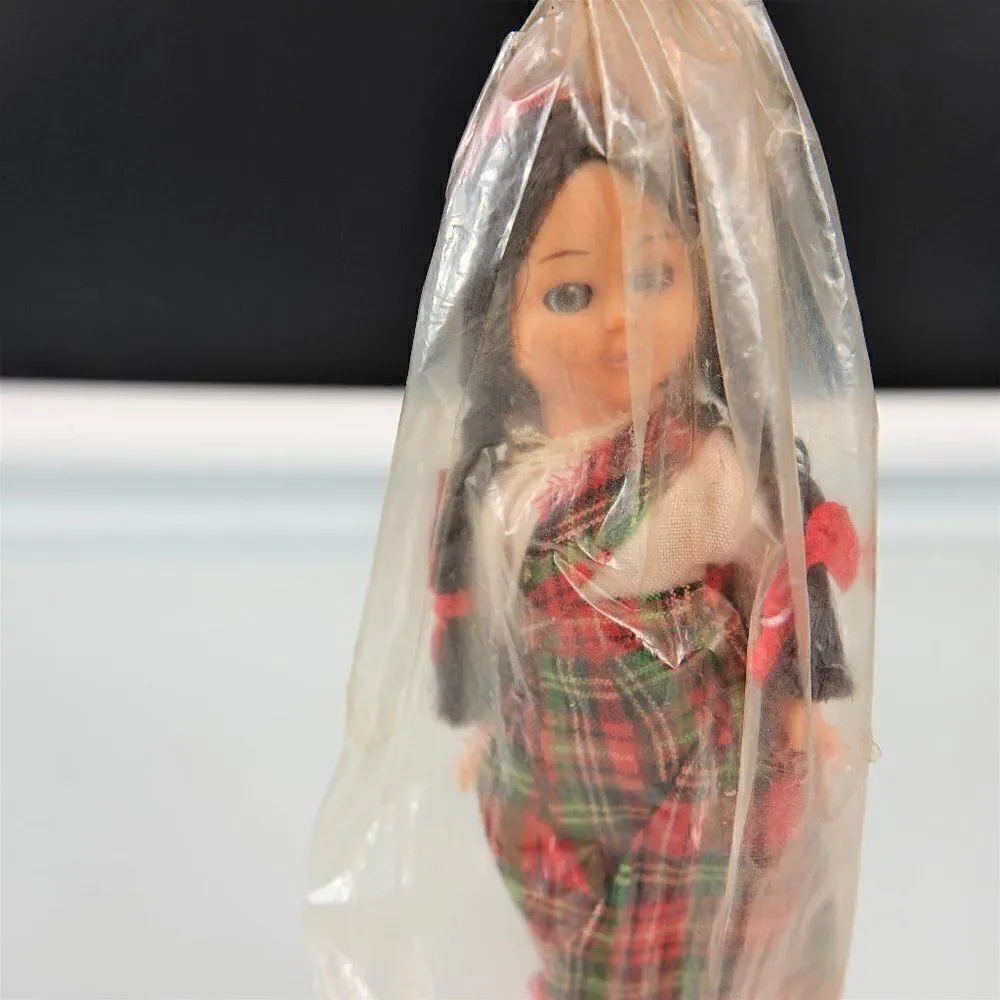 Scotland Vintage 60s Dolls From Around the World